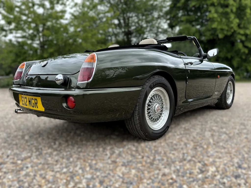 Mg roadster fde9hmsw0sqsz s0agqjh