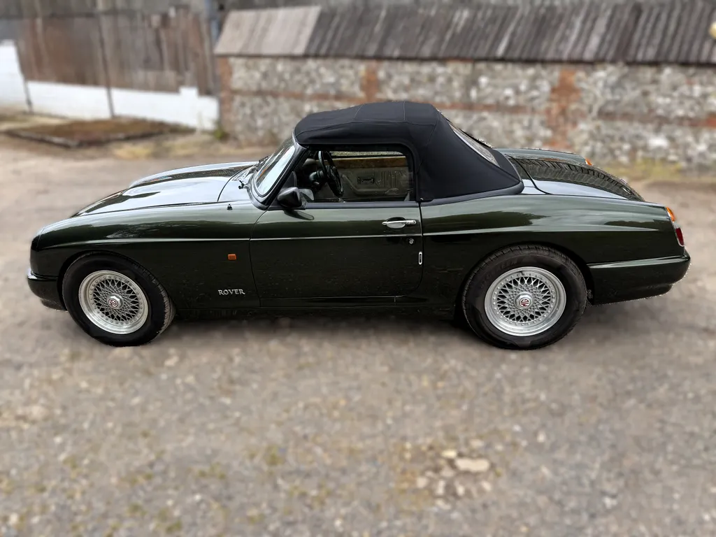 Mg roadster ko0peyacqypcd1p7nllww
