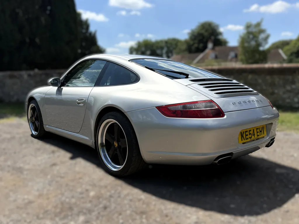 Porsche 911 kunjbv0spdqtnzn2medvr