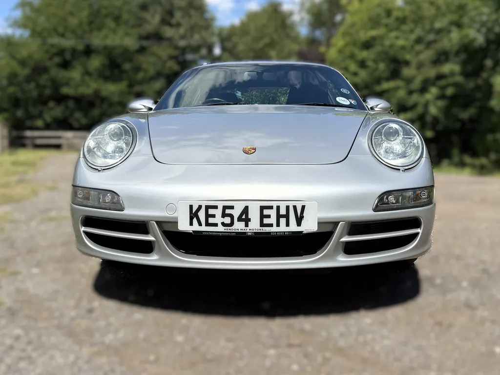 Porsche 911 cada7aiienbzmozt12ghf