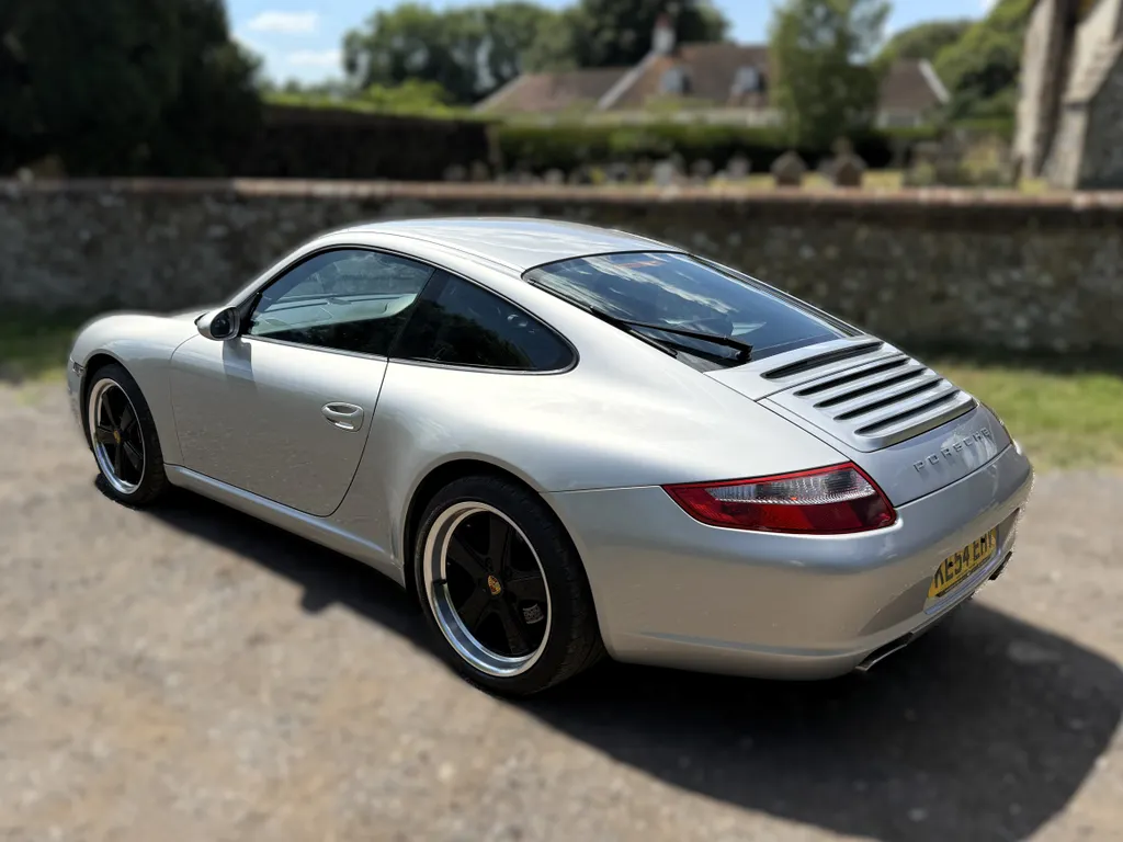 Porsche 911 pdqd7ahbuwmoyiw6nvbz3
