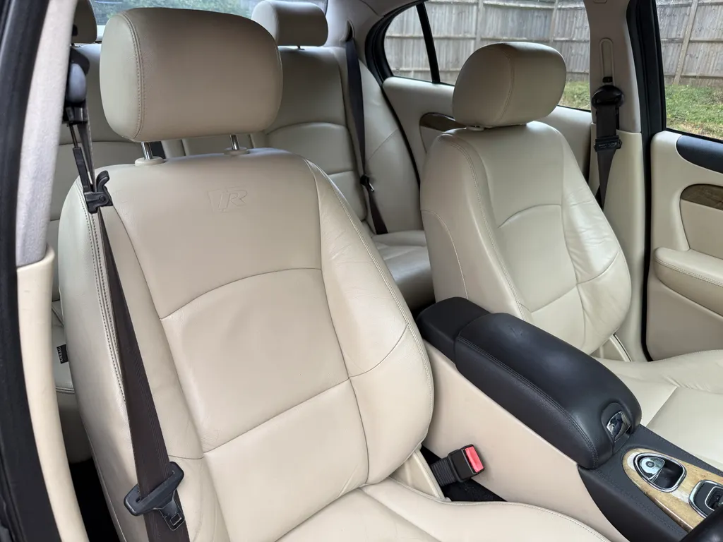 Jaguar s type aonxuy8twlw0e5xkgyzbe