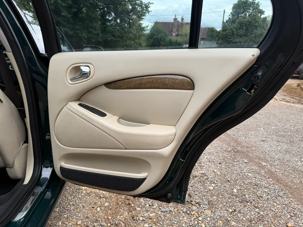 Jaguar s type ngmpojngrcisitq5sbukz