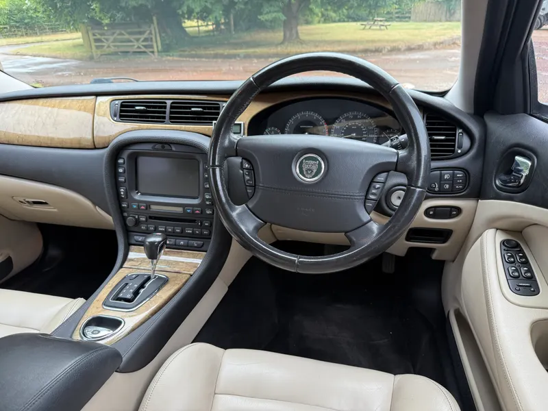 Jaguar s type znmzjssiujnsazs6xj2dg