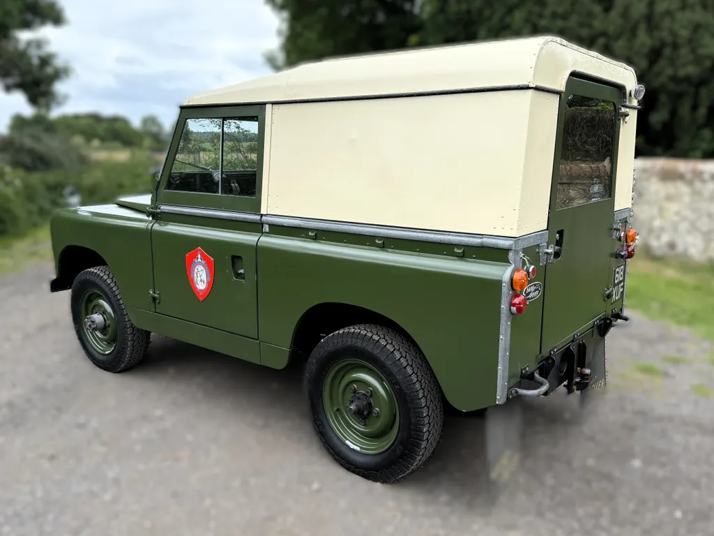 Land rover series 2 ei8oz8li6ht7kxhujq6  