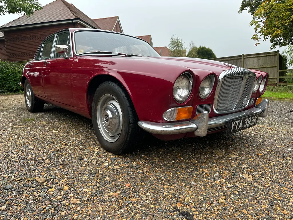 Daimler sovereign   ny9gahuda evmgtgwtyd