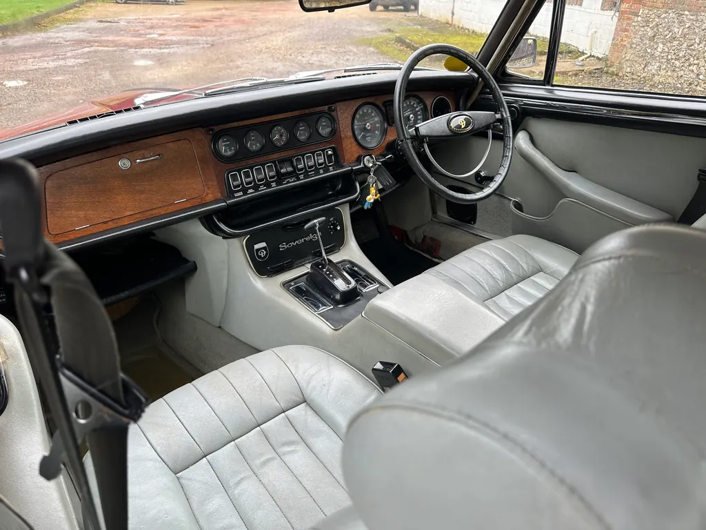Daimler sovereign  7tq vwmwxet bu2eplh4j