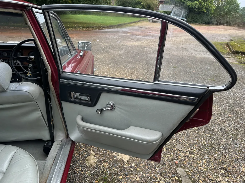 Daimler sovereign  dr0cpdw 9vhphlseyv0vs