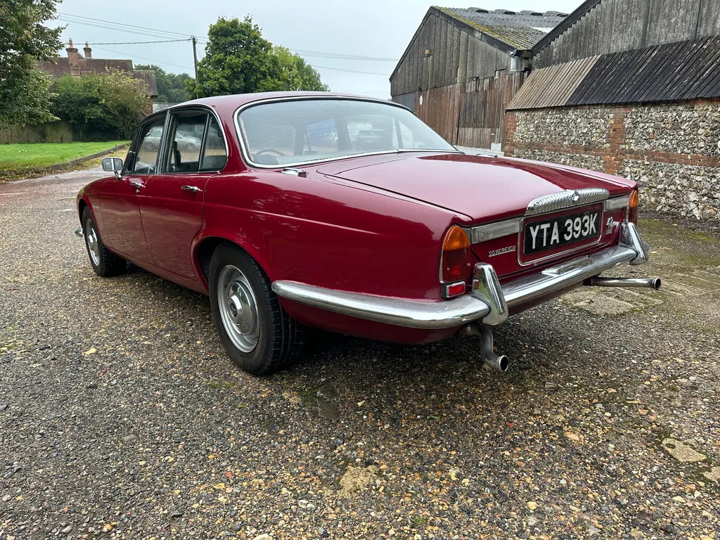Daimler sovereign  hpmbtz8lbwabwayhpj3gq