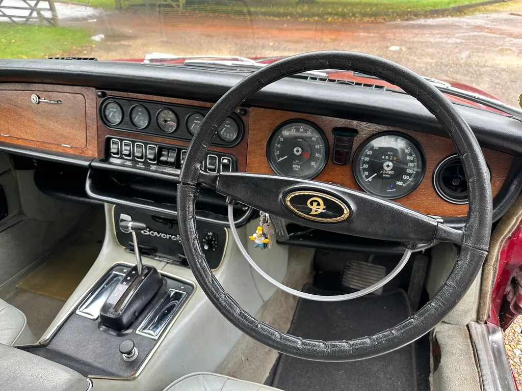 Daimler sovereign  p7d74f33ecj8i iremrx3