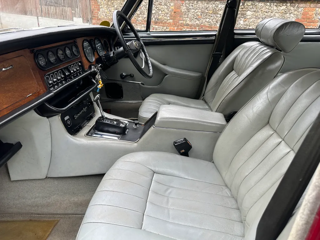 Daimler sovereign  xoh2svy huh40uc068mbe