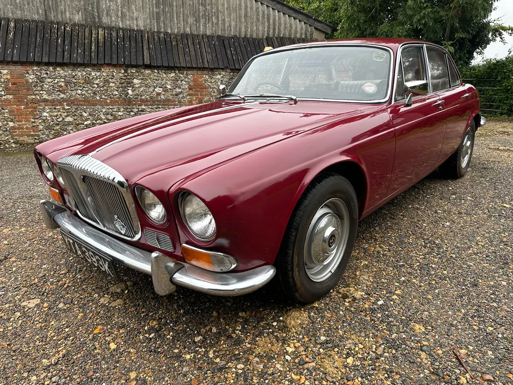 Daimler sovereign  ak6y6qkcnfogzcrs4a9tt