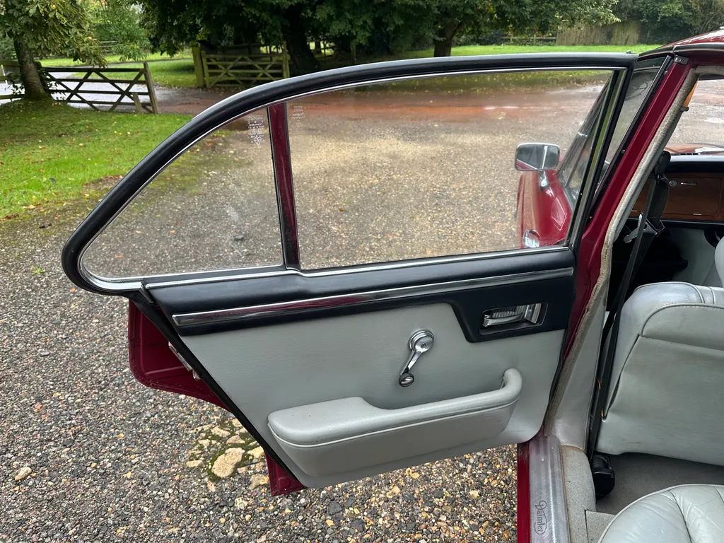 Daimler sovereign  et7gpj0wtdziljomp15ec