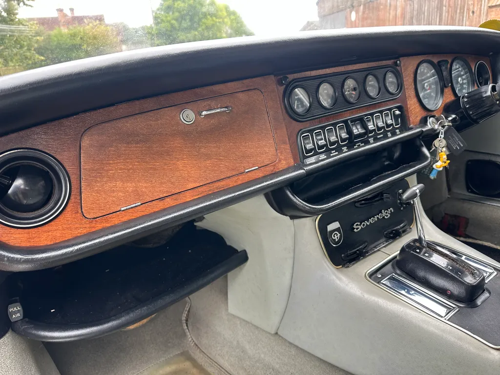 Daimler sovereign  ya4ofaemg5lzflknshvx6