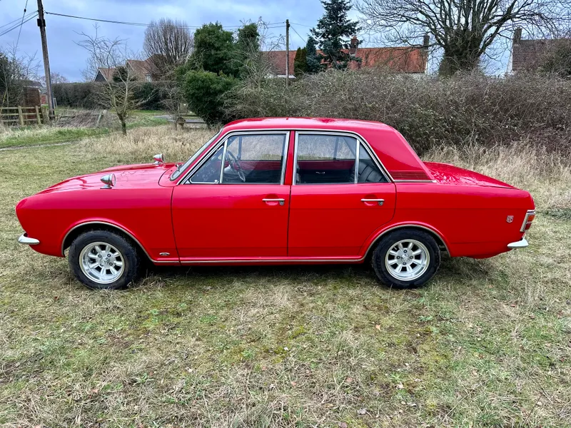 Ford cortina huxklgwqsar  5uacxpfh