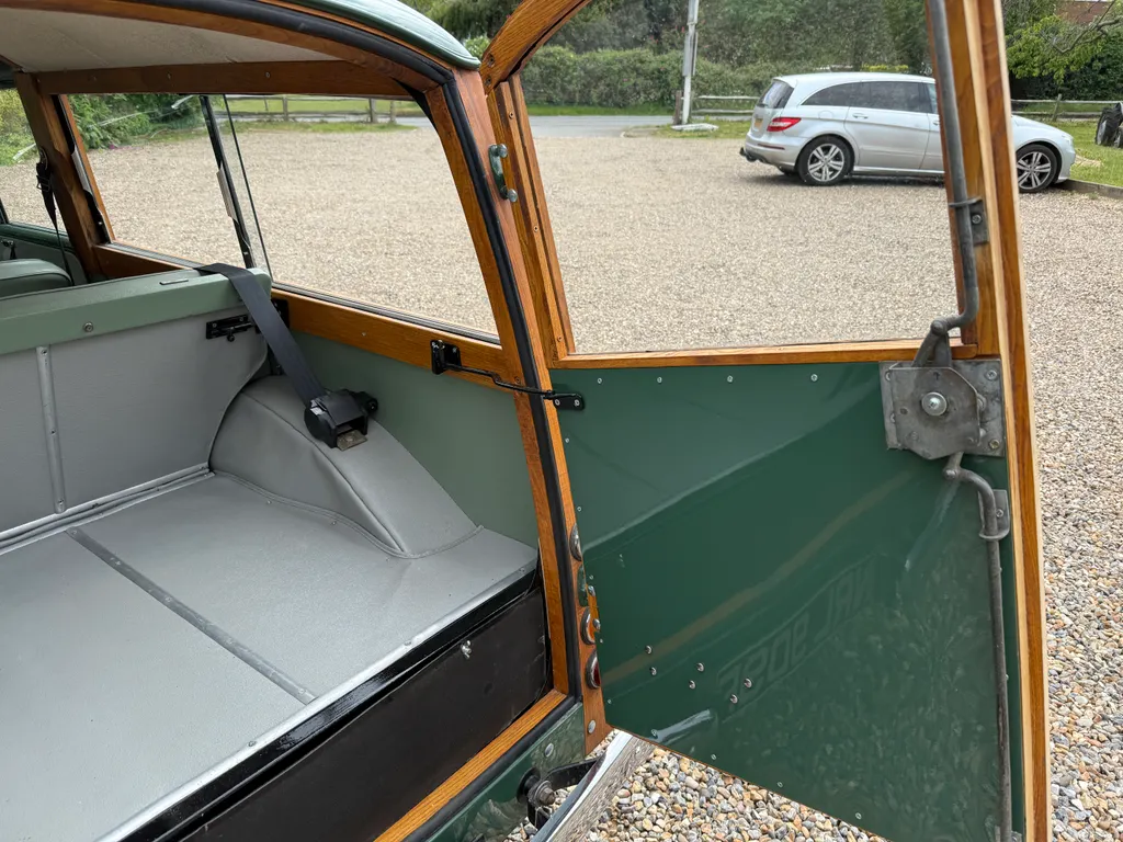 Morris minor vjoayhmihtq emosrwfll