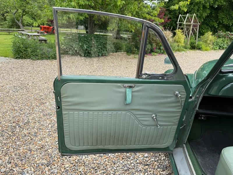 Morris minor  m sfklwaznchv 5akd9x
