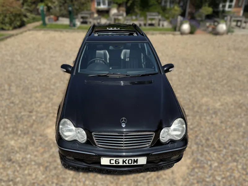 Mercedes benz c class 2zhkqiqgpozf8rtclnhgr