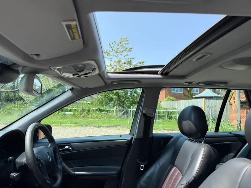 Mercedes benz c class bsgetrezrzl4ixxpgvycu