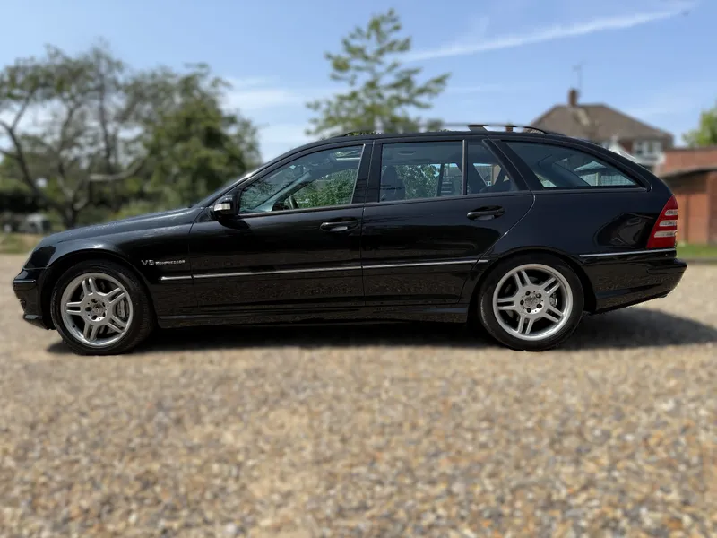 Mercedes benz c class cngdzct3btxeipuzfukhw
