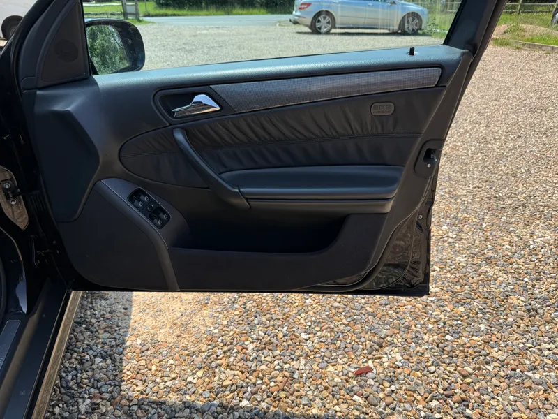 Mercedes benz c class lb m6y6ksngc5cr1blylt
