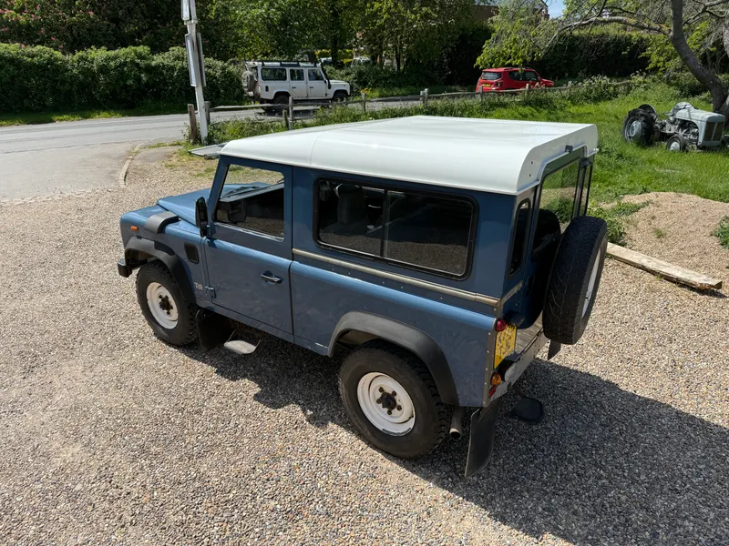 Land rover defender 90 6msolbbzw flmwabnqzme