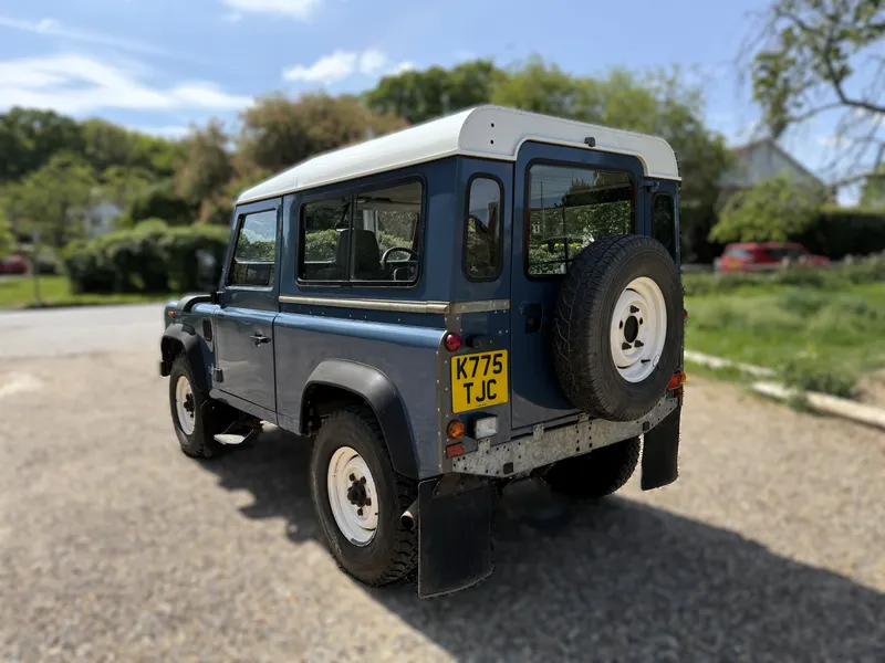 Land rover defender 90 kg66rx4uqgdlocftoxa j