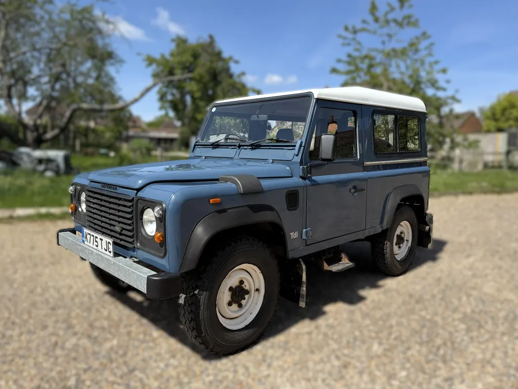Land rover defender 90 mngjtlkkfpghcvvc42df5