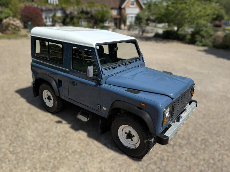 Land rover defender 90 off9d2t0m97mzslgwiciv