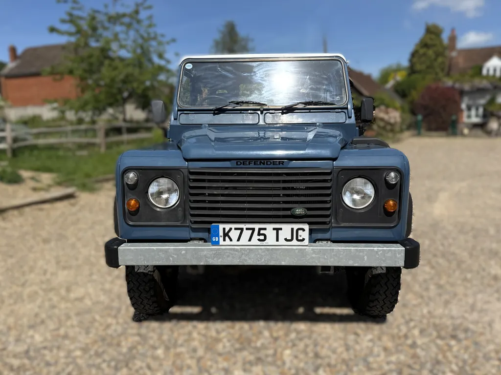 Land rover defender 90 pewp3478jbmuwyb gz8zh