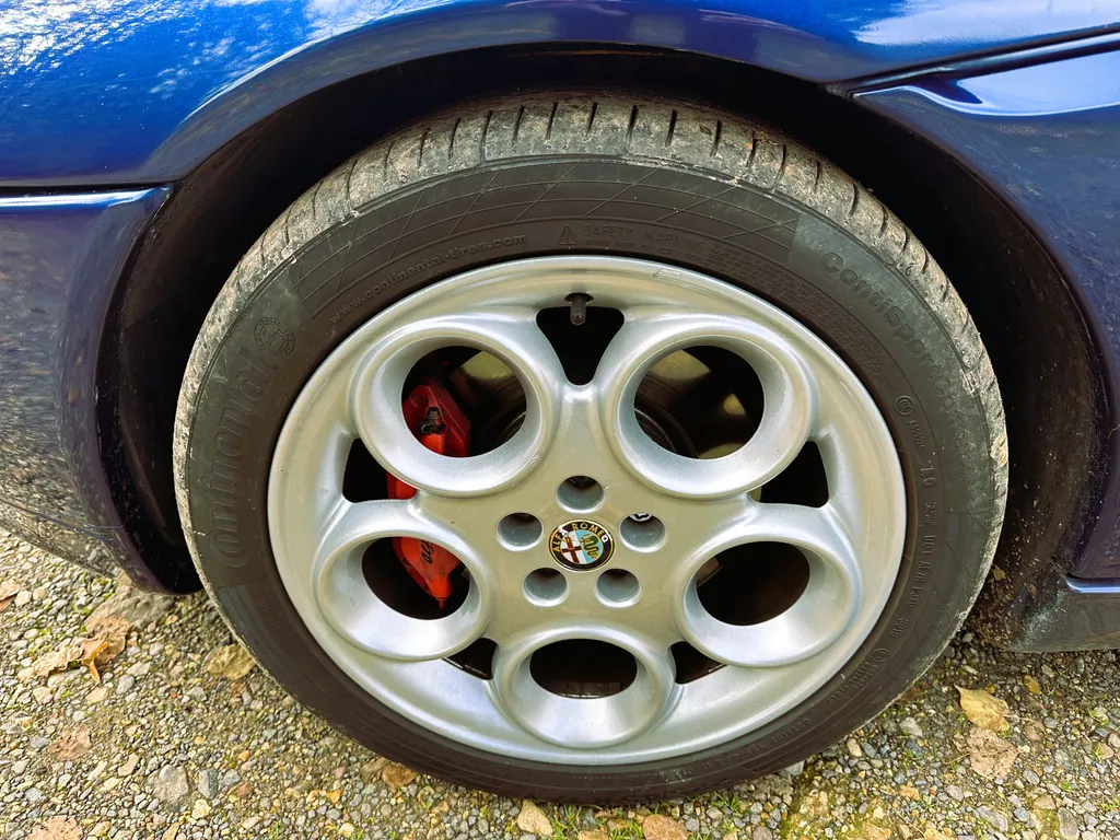 Alfa romeo gtv jqay3uass ry9qkvn635u