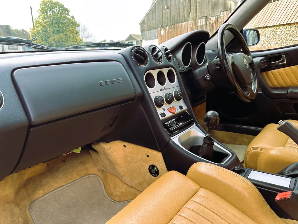 Alfa romeo gtv vqxbq4udfo728cwa1lm7n