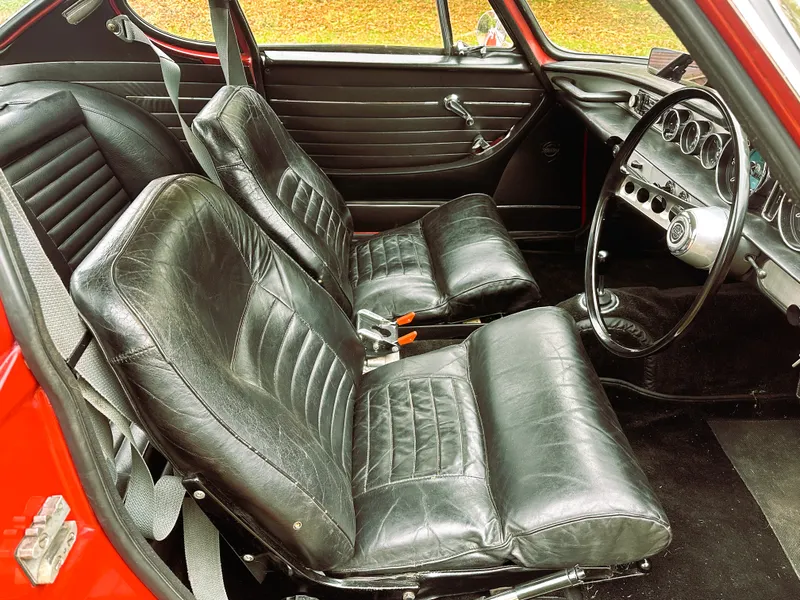 Volvo 1800s  gyetumzbpbqd9lm96trg