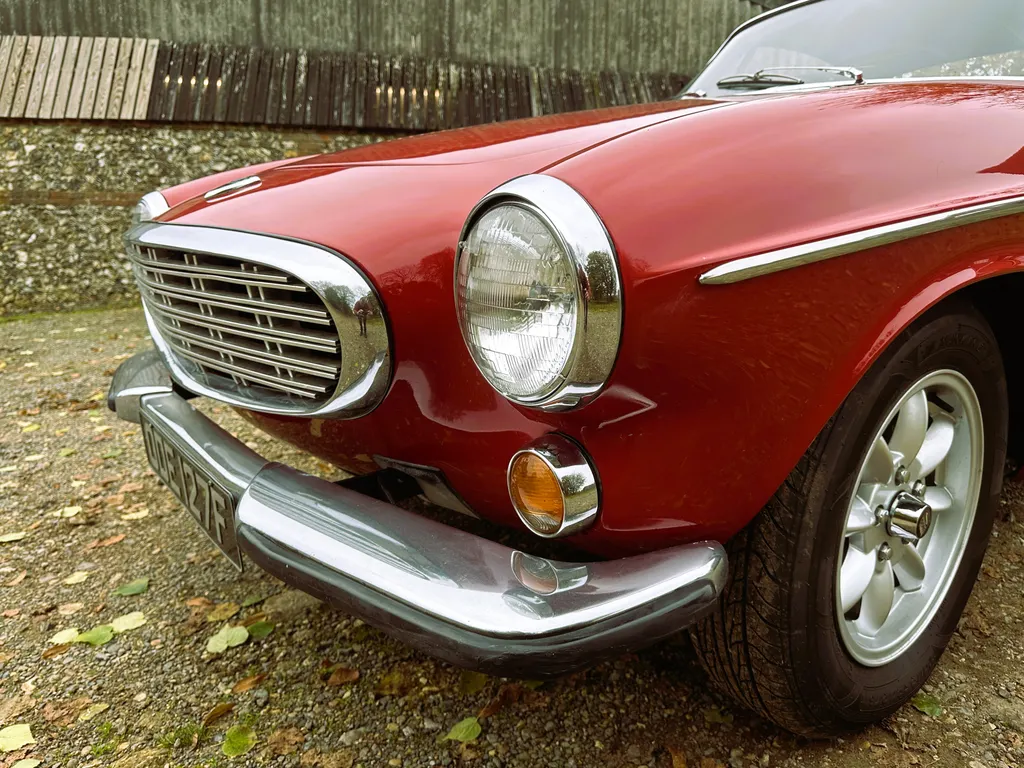 Volvo 1800s fj o9qlrqbjvq yoon8z1