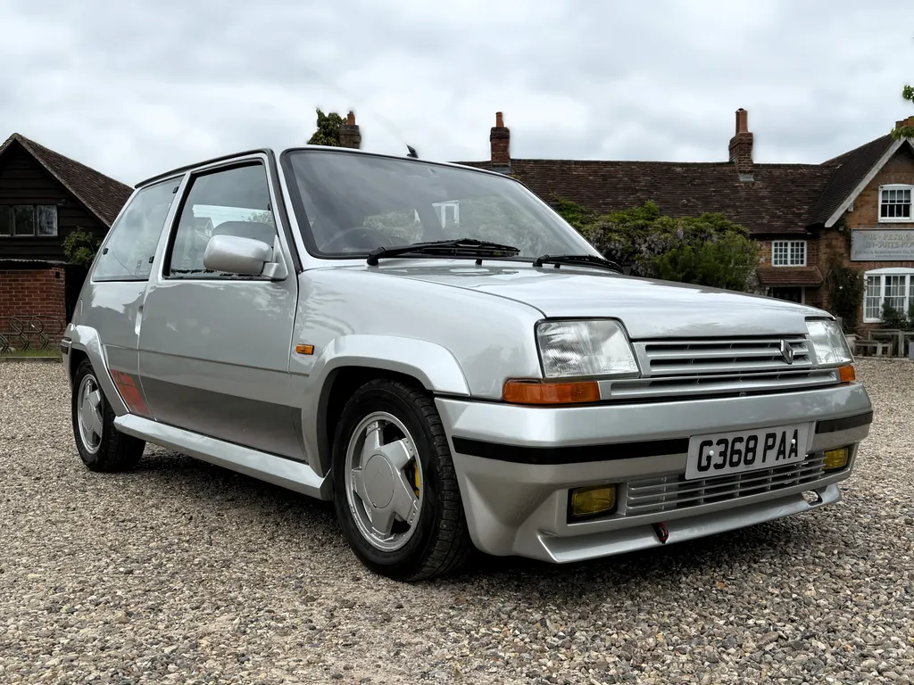 Renault 5  ogxktvesfibejsdyayr c