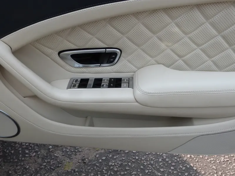Bentley continental gt 4.0l v8s mulliner gugctjt2yr41eyky3wwpw