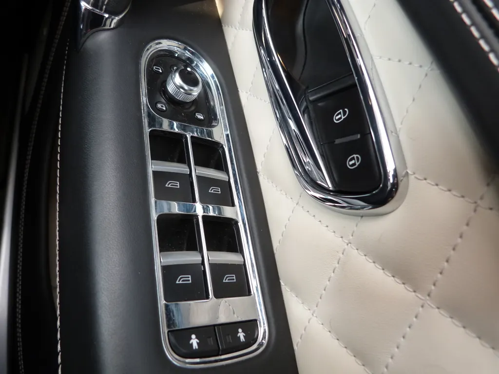 Bentley bentayga tdi  g5povqzecuyg okis9y 