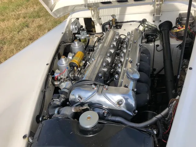Jaguar xk120 tc15t4scbnzwz32wy4zjj