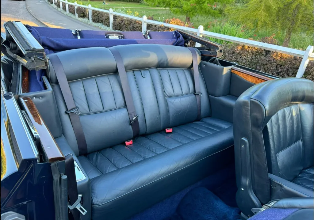 Rolls royce corniche au0infd tg9cyncqshv8q