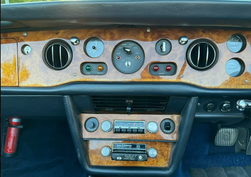 Rolls royce corniche lsoiwsnql9nffrzbotuje