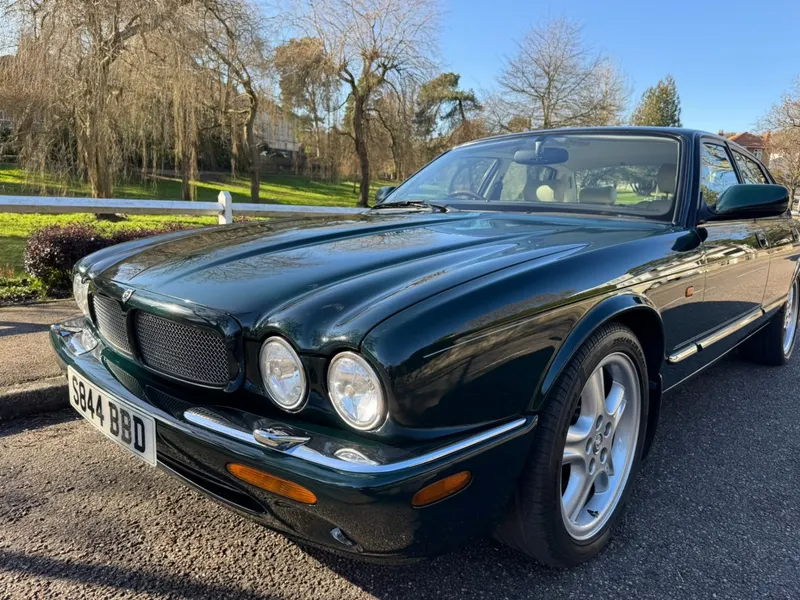 Jaguar v8 xj series 6uogkurm6ko2iccbnowoz