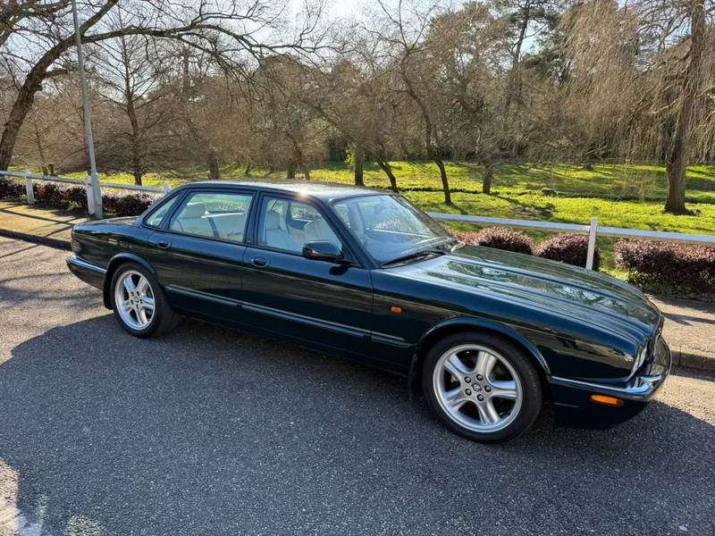 Jaguar v8 xj series k5scirxhwpct3g2cxvcf6