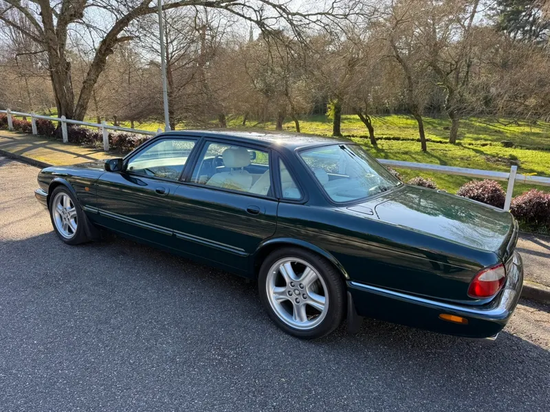 Jaguar v8 xj series  falnqt xw sky9km6xvg