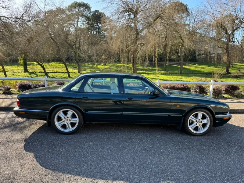 Jaguar v8 xj series l7s0djkwdnjrhgncesk2c