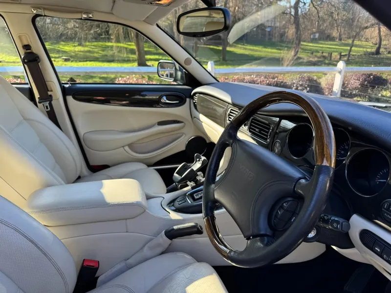 Jaguar v8 xj series mjsi3tn5lp3hihwzazdnk