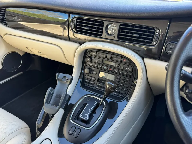 Jaguar v8 xj series wx9w3rwzbj8vzzyqnmtrh
