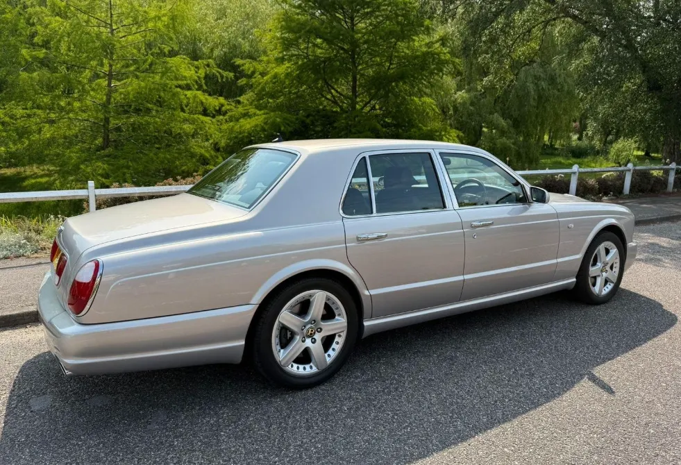 Bentley arnage i3kj53tdfu5fgg0y o lq