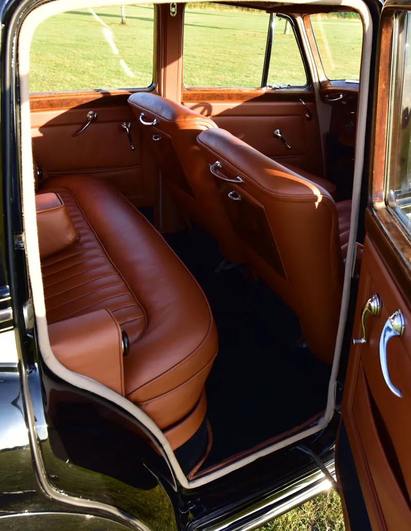 Bentley mkvi wmg3k0nqplgkr0e5jffza