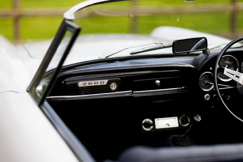 Alfa romeo  2600 spider  yicj6t8wc5qwjnl20wqb