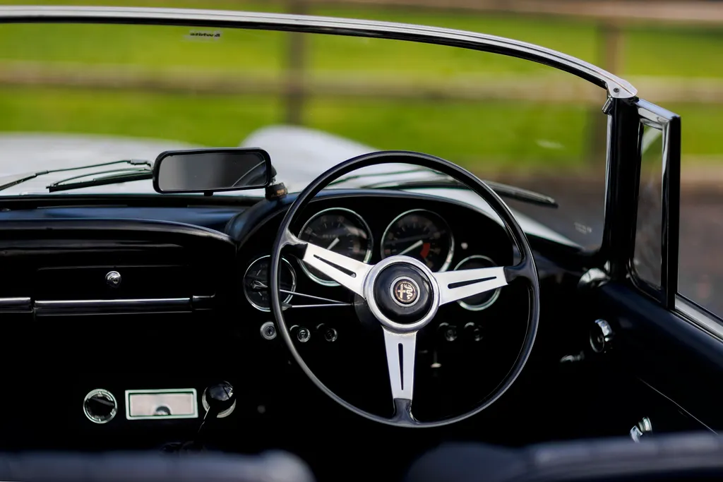 Alfa romeo  2600 spider c73gb8u73e6qj6 pp0l4n